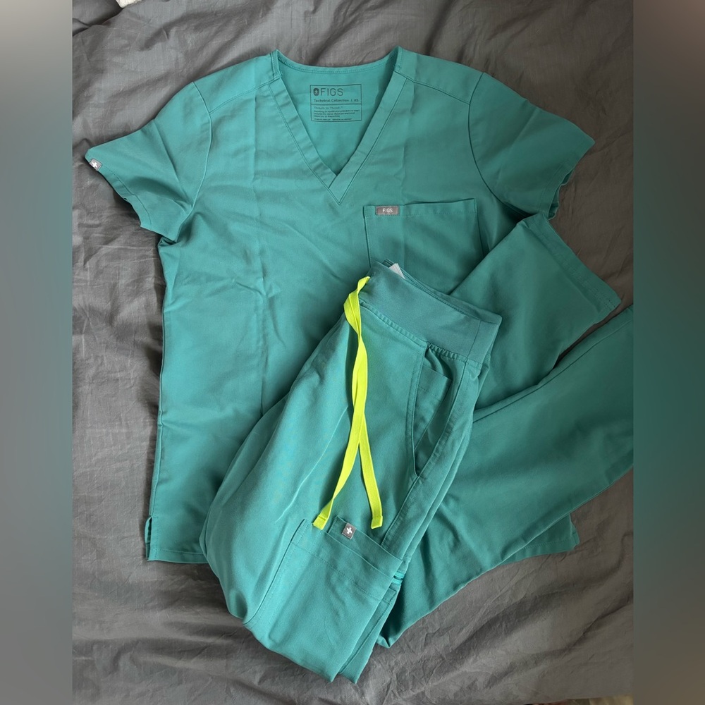 Figs cactus green scrubs set